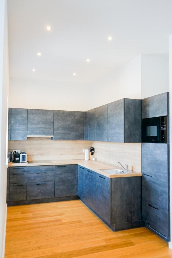 Nadland B61 * Wien