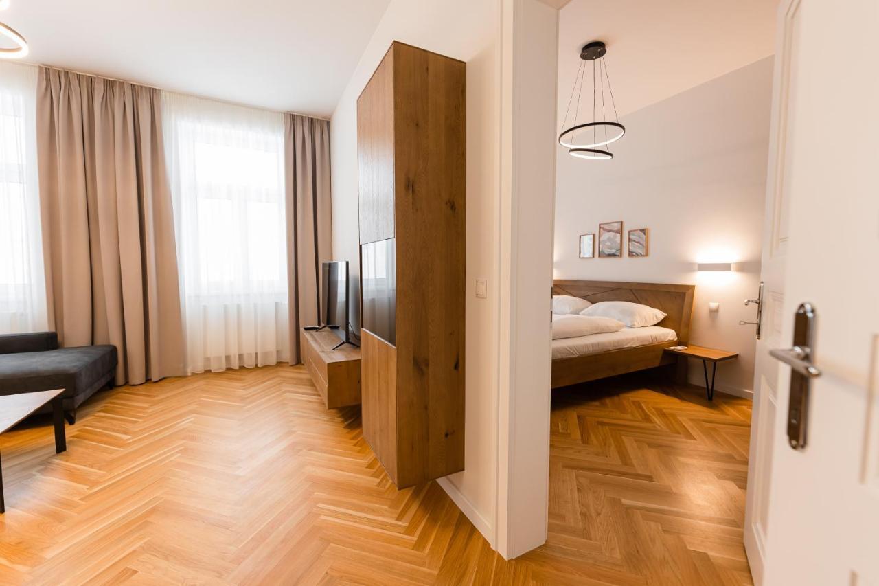 Nadland B61 * Wien